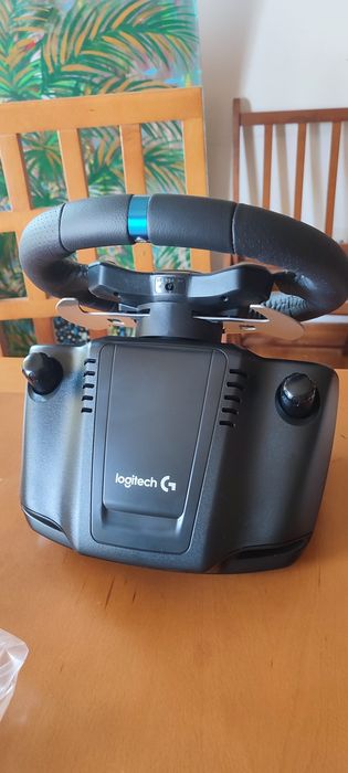 Volante Logitech G29 com suporte