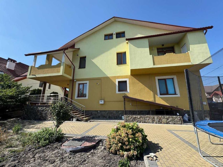 Продаж напівособняка в приміській зоні , можливий продаж по програмах!