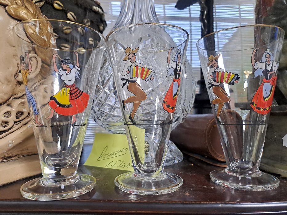 Copos antigos pintados