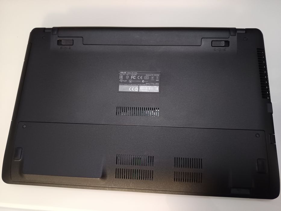Portátil ASUS  /  8GB RAM  /  SSD 200GB / Gráfica 2GB