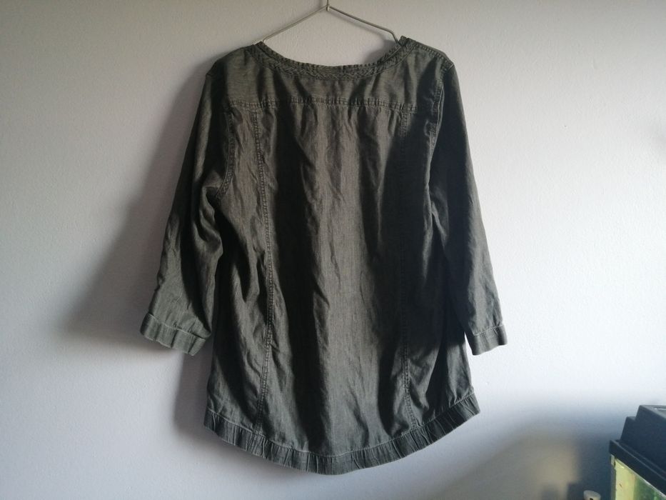 Szara bluzka z guzikami wygodna