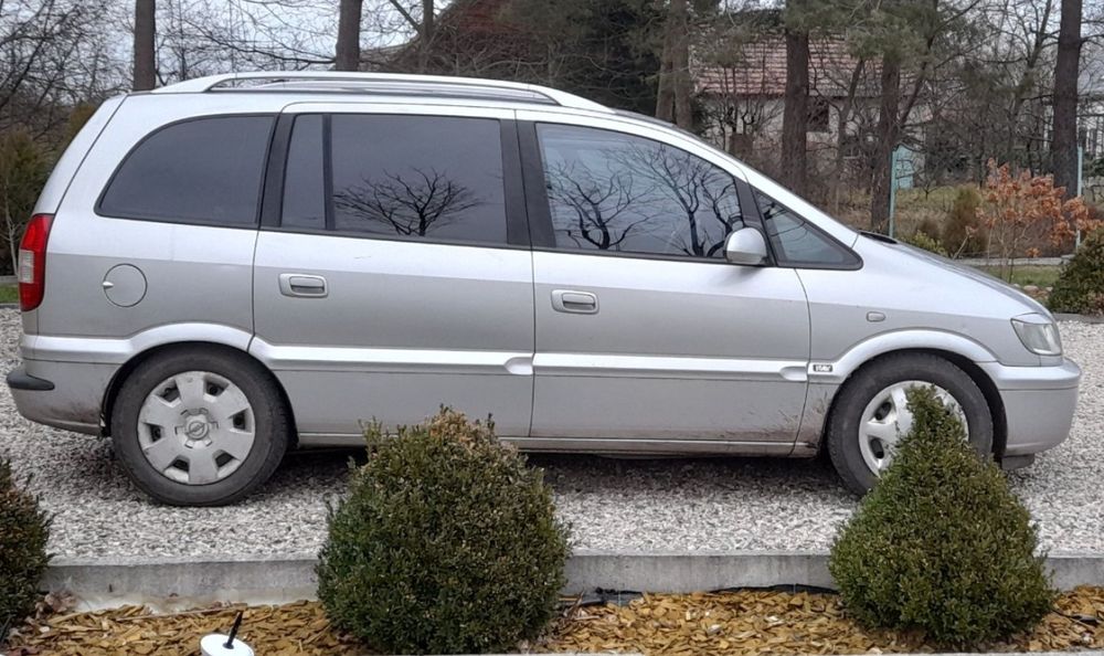 Klapa ,zderzak tył,hak,koła,opel Zafira A 1.8,Z157,czesci