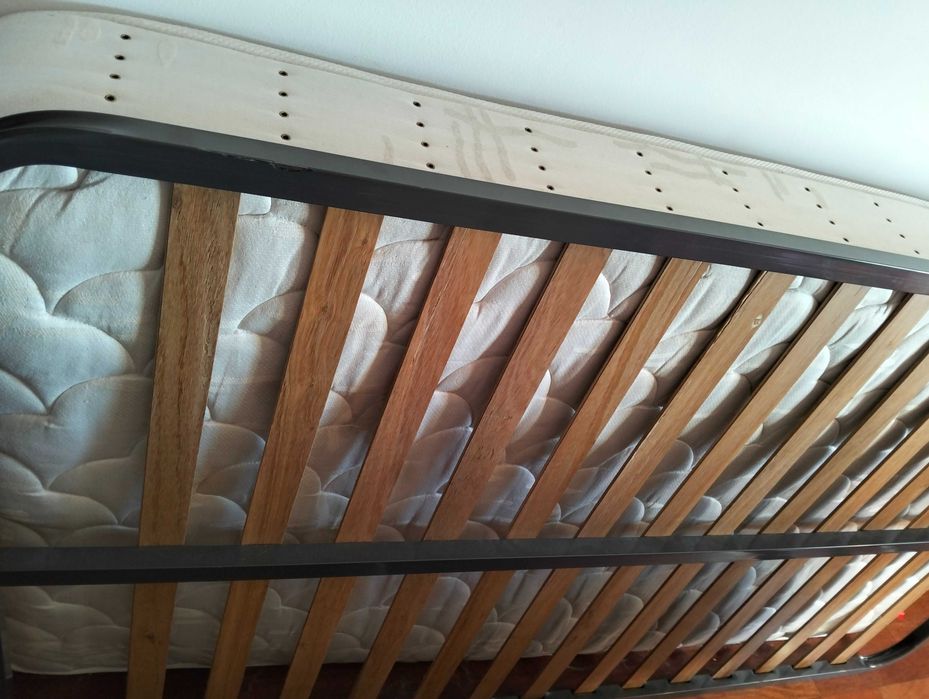Cama solteiro cor pinho mel
