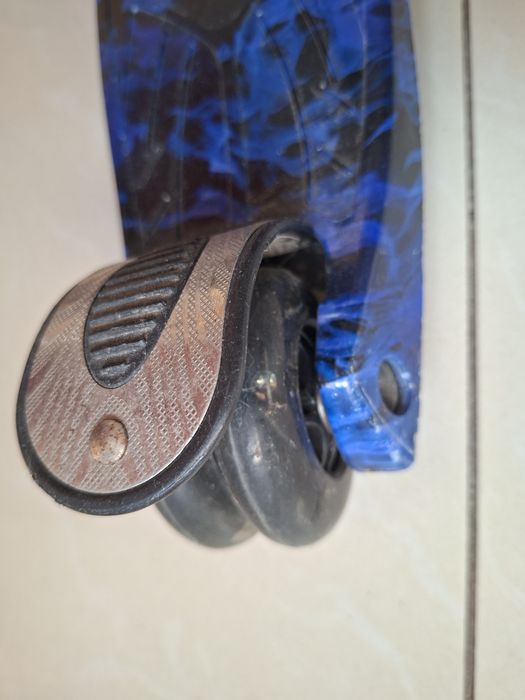 Самокат для хлопчика  3-7 років . Синього кольору.. Полтава.