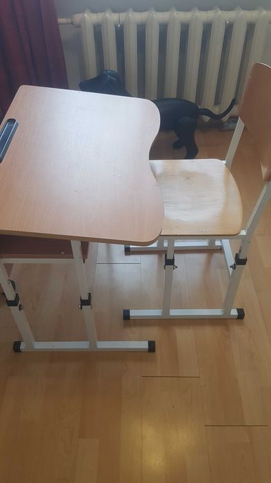 Дитяча шкільна парта та стілець, регульовані