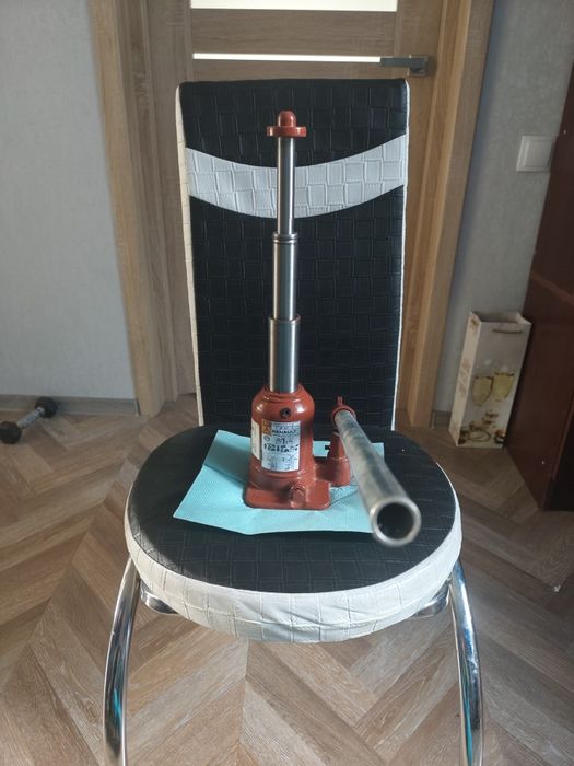 Домкрат новий !!!