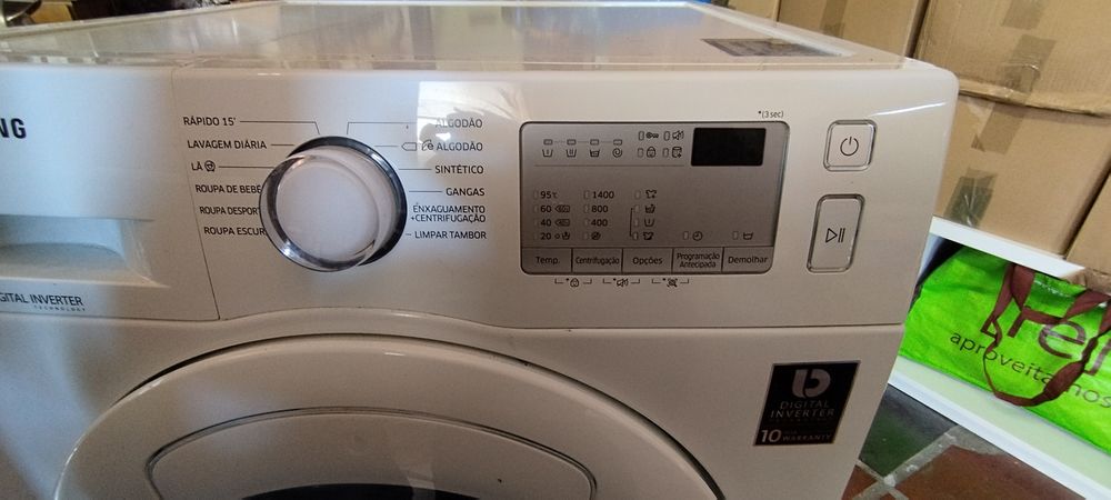 Máquina de lavar roupa Samsung