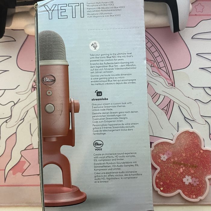 Микрофон Blue Yeti Pink