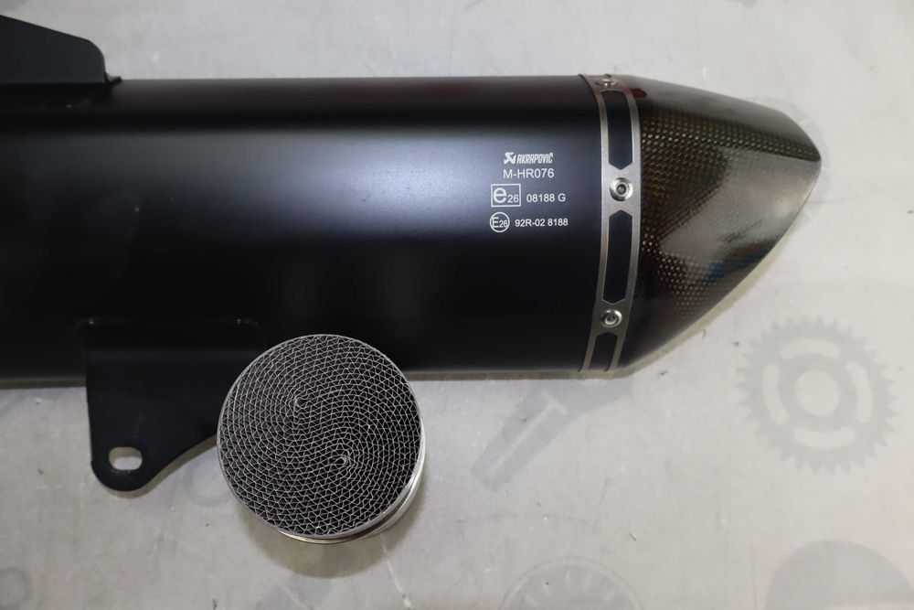 Escape Akrapovic para Honda ADV 350  Forza 350 e Sh 350 ano 2024 euro 5 .