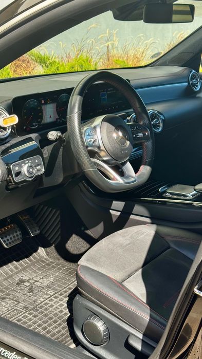 Mercedes-Benz CLA 200 d Shooting Brake
AMG Line Aut 8G