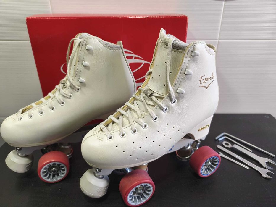 Patins de patinagem artística