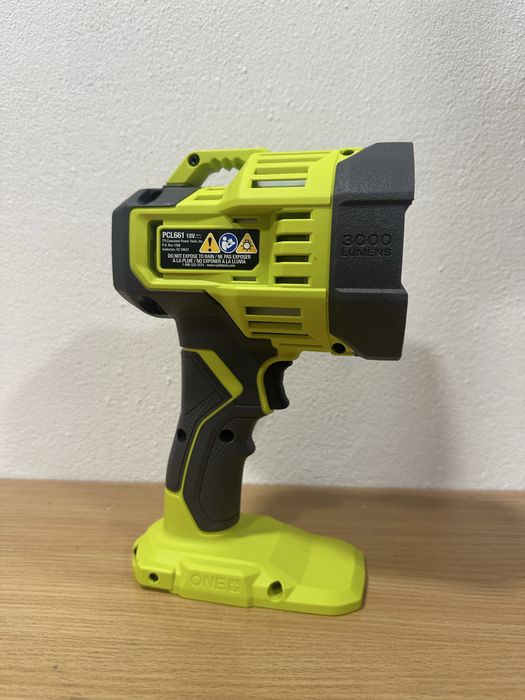 LED-прожектор RYOBI PCL661