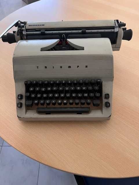 Maquina escrever antiga TRIUMPH