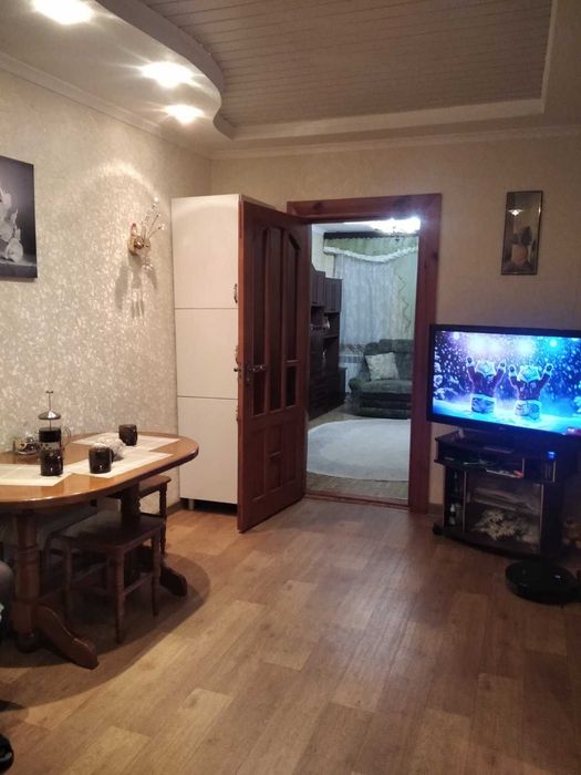Продается пол дома в районе метро Киевская(10 мин,пешком)