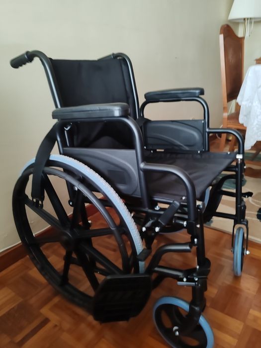 Vendo cadeira de rodas