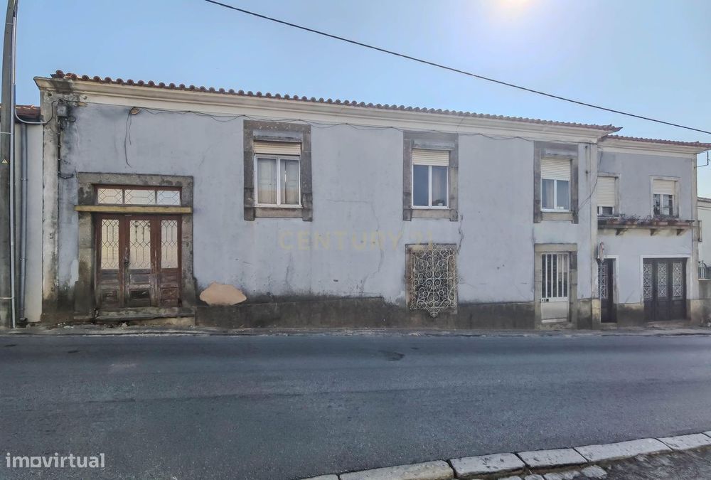 Moradia para Recuperar com Terreno 1270 m2 – Arcozelo, Vila Nova de G