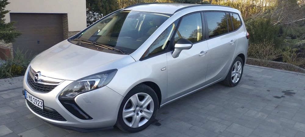 Opel Zafira Bezwypadkowy xenon