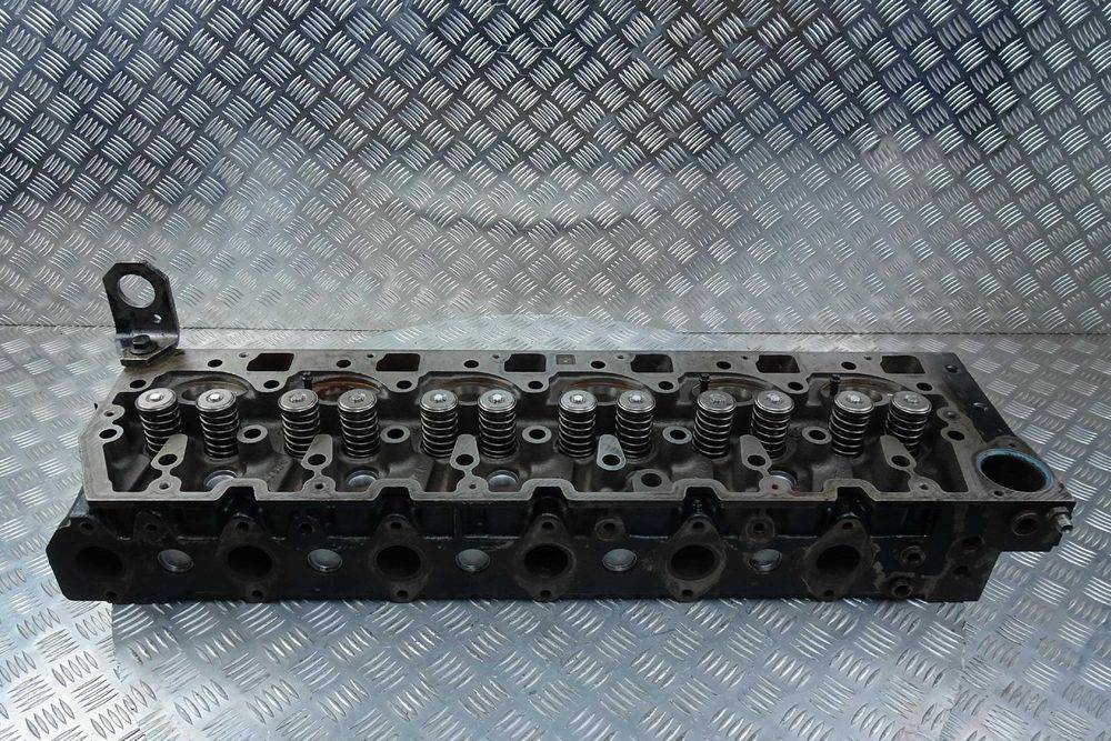 Głowica do silnika Perkins 1306. Cylinder head Perkins 1306