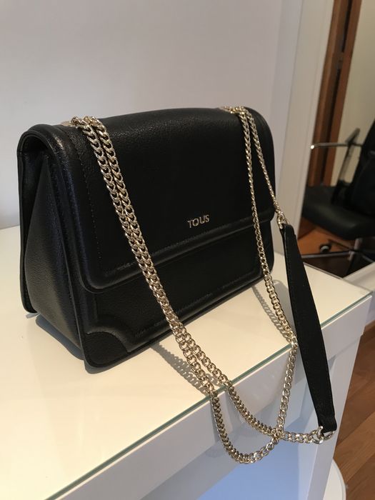 Mala TOUS preta com corrente Dourada ORIGINAL