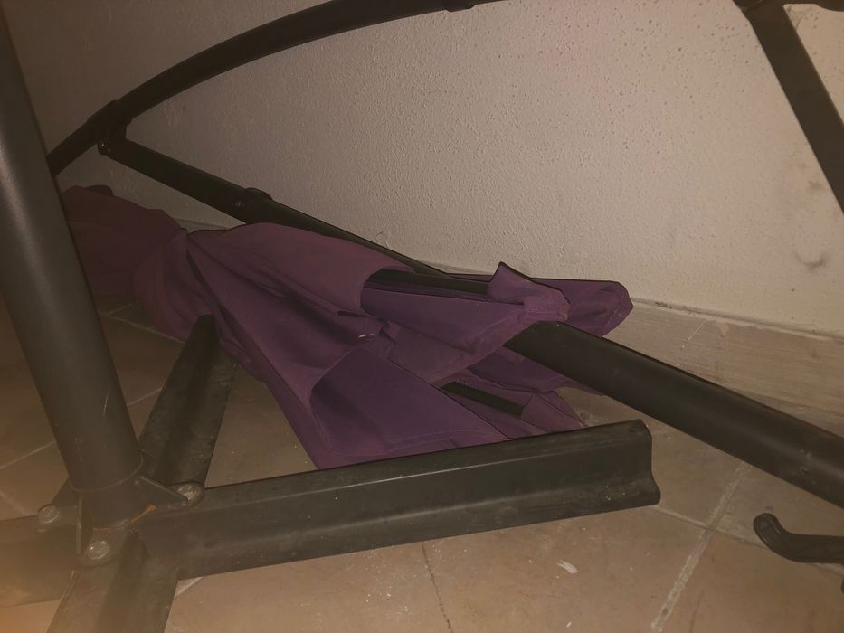 Cama e cadeira de lona para jardim e chapéu de sol