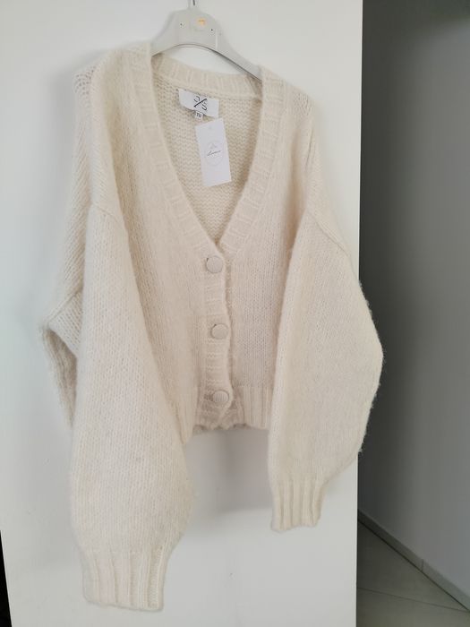 Sweter guziki kremowy uni