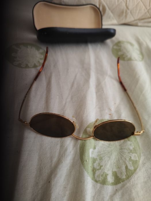 Óculos de sol a 40 euros