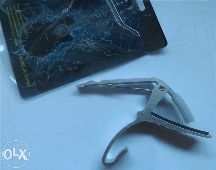 Capo de guitarra em alumínio