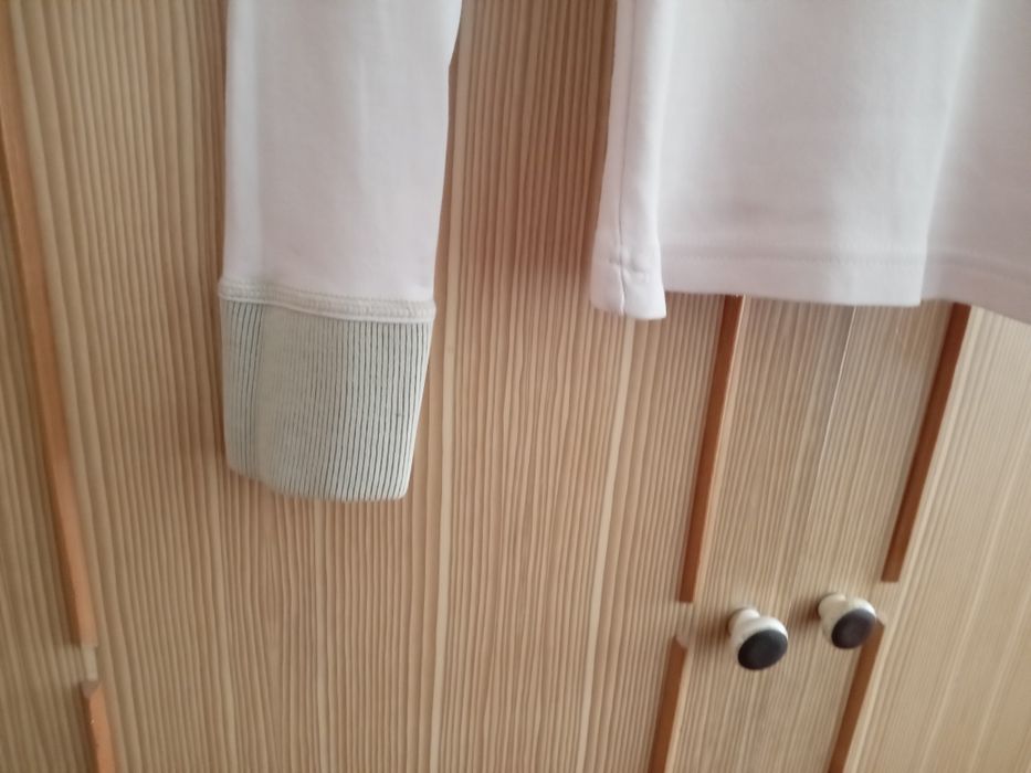 Продам кофту хбдля дівчинки44 46р