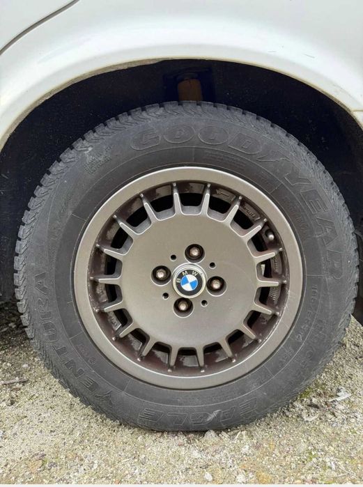BMW 324 TD 2.4 Classico. 6 cilindros