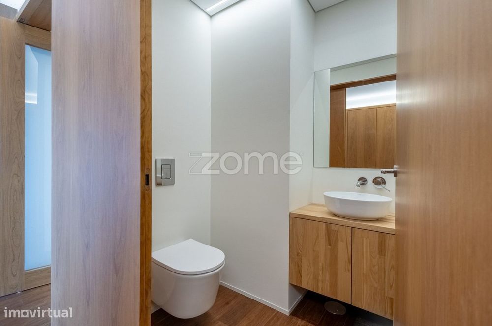 Apartamento T4 Duplex Novo no Prestigiado Edifício Alameda