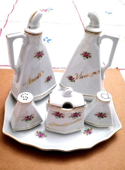 Bonito e antigo galheteiro