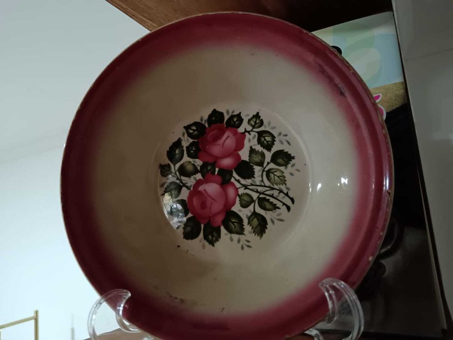 Vários Pratos Decorativos antigos