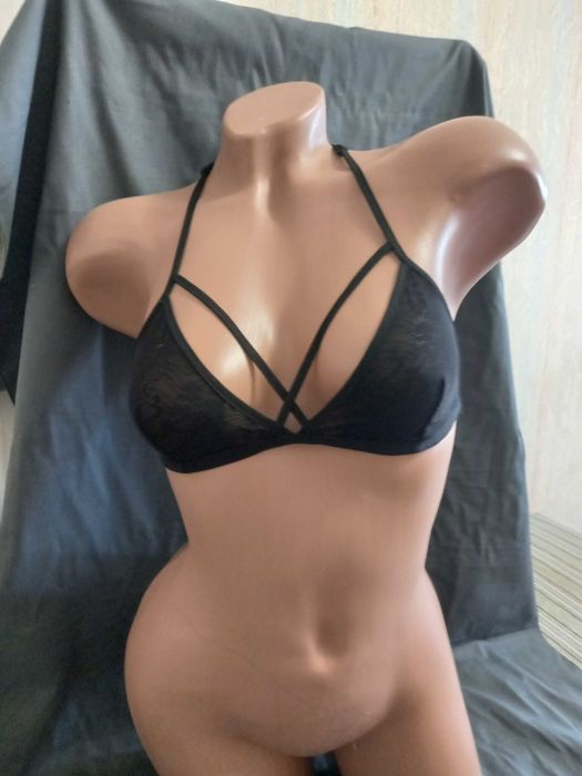 Бюстгальтер черный. Кружевной. Размер S. Сток.