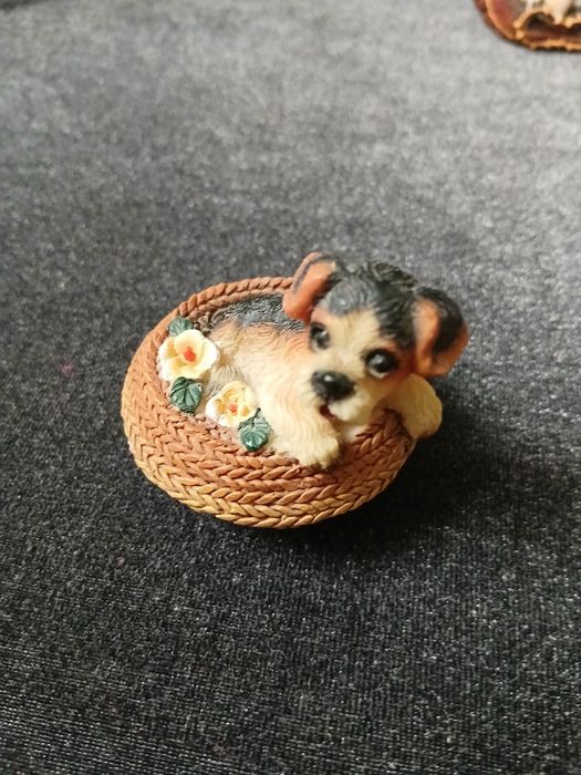 Figurki mini pieski fajans