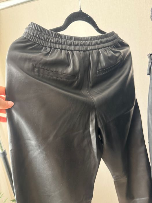 Шкіряні штани Mango