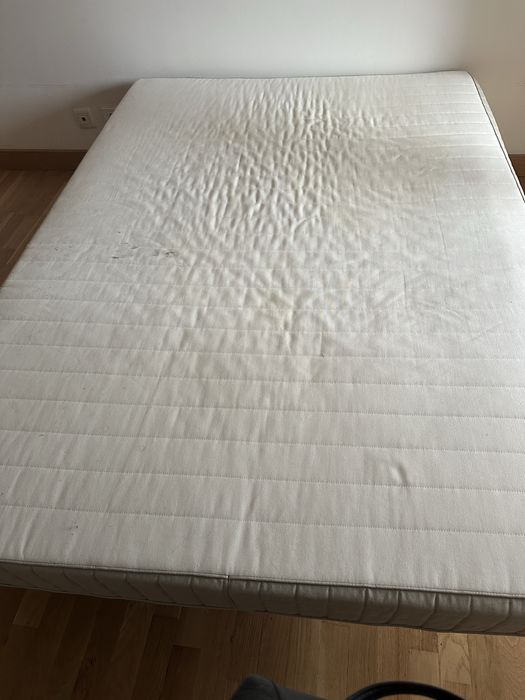 Estrutura de cama  + colchão 1.90x1.40