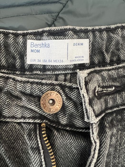 Продам джинси Bershka Mom  36