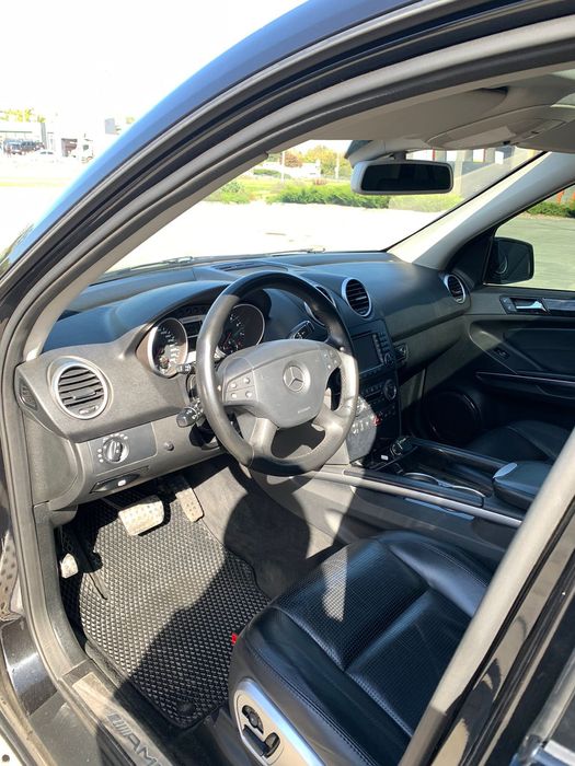 Продам Mercedes ML 63 AMG.