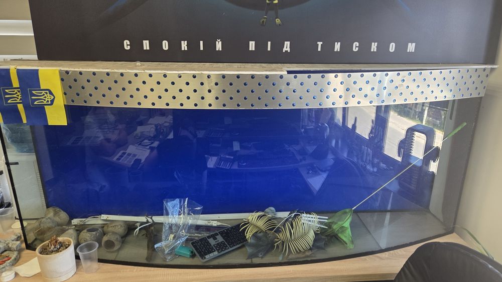 Акваріум 600л з круглим склом 2м*0.8м