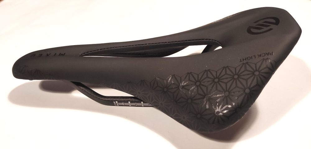 Siodełko karbonowe Mixed 5D Full Carbon 120g Nowe Doskonałe