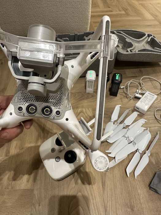 ※値下げ【美品】Phantom4Proセット売り dji phantom 4 pro - Купити квадрокоптери (дрони) - Ціна на OLX.ua