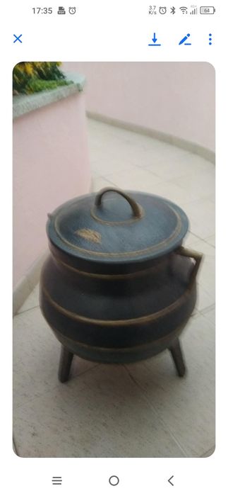 Pote número 8 em bom estado de conservação