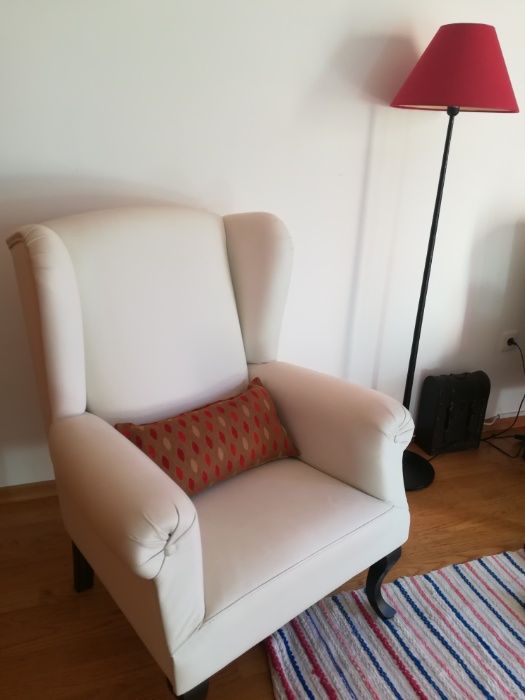 Cadeirão de orelhas