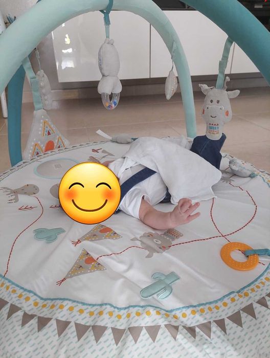 Tapete interativo chao bebé com espelho e brinquedos Verbaudet