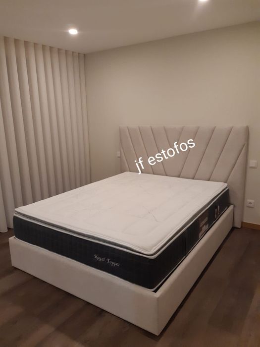 Camas estofadas fábrica