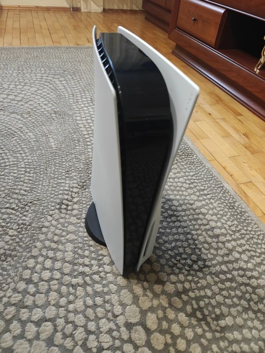 PlayStation 5 z napędem
