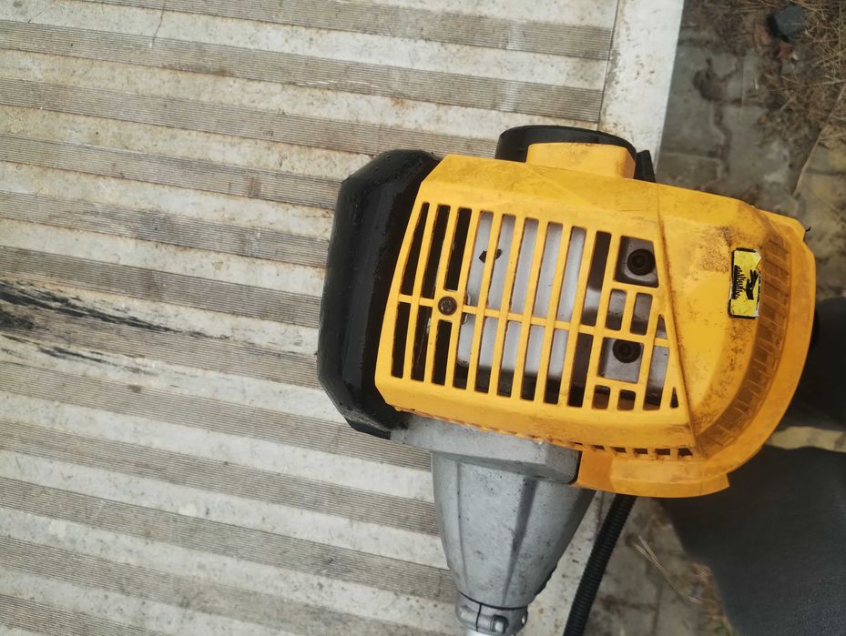 Kosa spalinowa Stiga SB 440 pali działa silnik ok