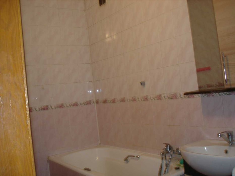 Оренда 1/ 2 будинка по вул.Фельдмана,(біля  басейна купава),разом з гаражем. - More