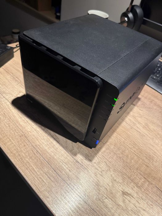 Synology DS916+ 8GB RAM NAS 4-zatokowy + dysk 250GB