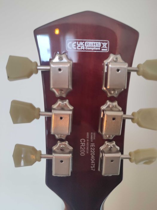 Guitarra elétrica Cort CR200 - Sunburst mais extras